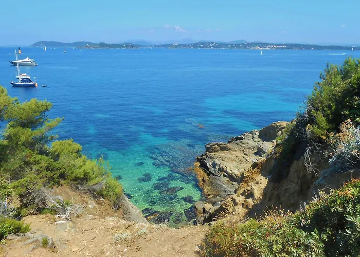Superbe T2 4 Etoiles Climatise Faviere Refait A Neuf
